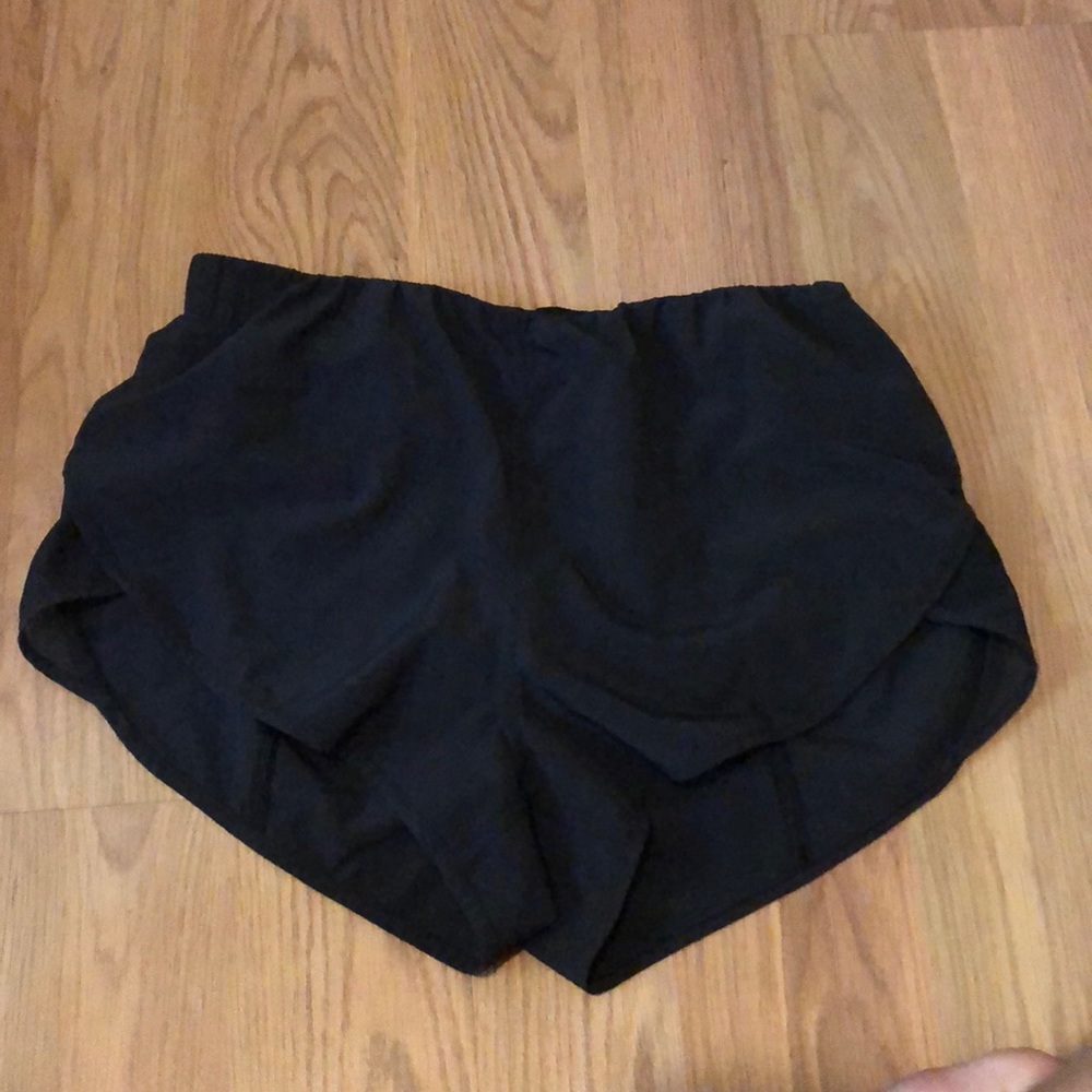 EUC Lululemon shorts